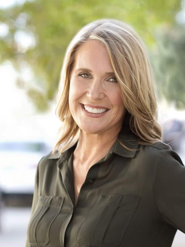 Kerry Lonsdale Kerry Lonsdale