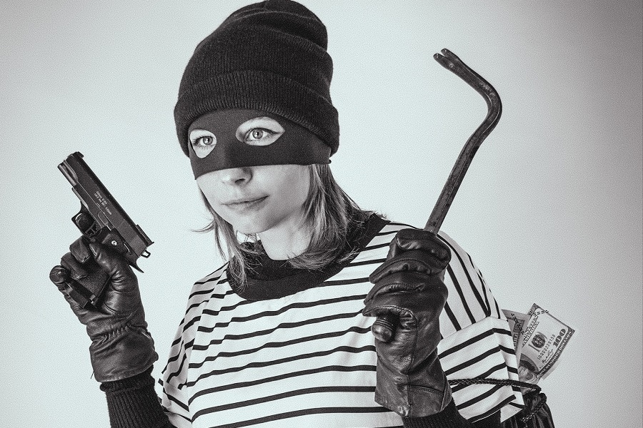 Caper Versus Heist Caper Versus Heist